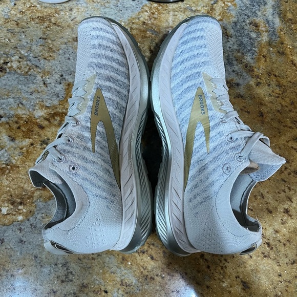 Brooks bedlam 2 size 7 - Picture 7 of 9